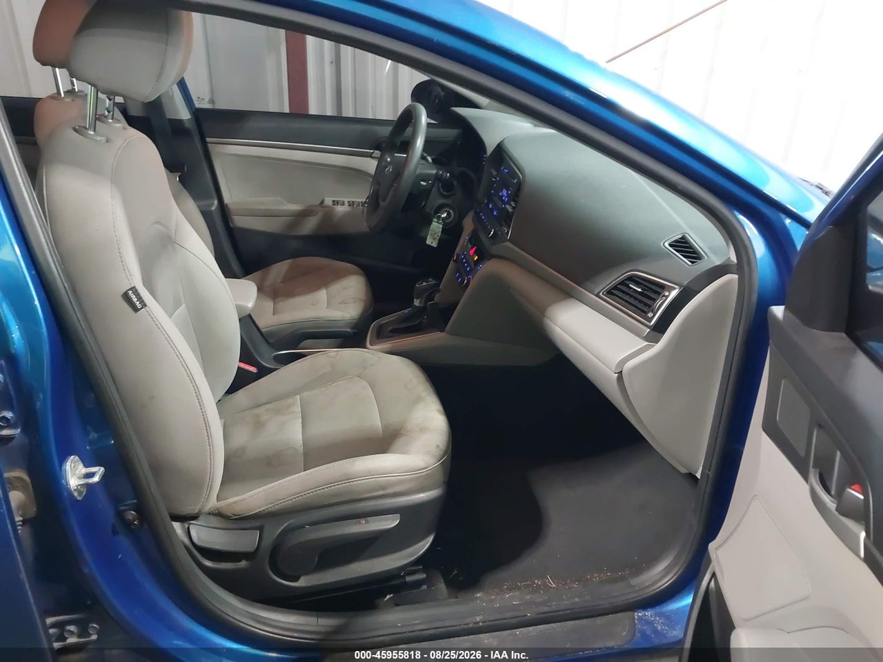 2017 HYUNDAI ELANTRA SE · 5/11