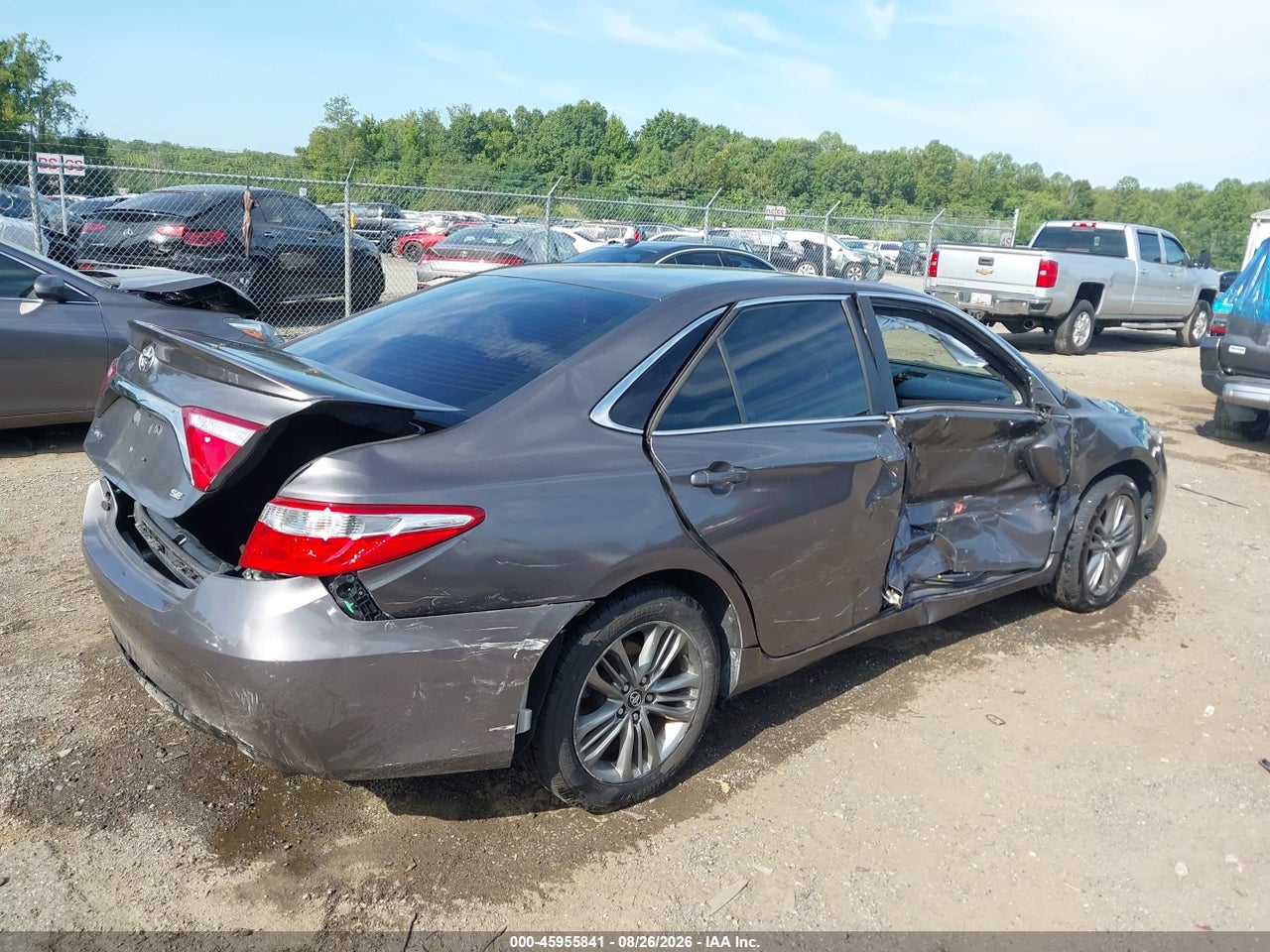 2017 TOYOTA CAMRY SE · 4/11