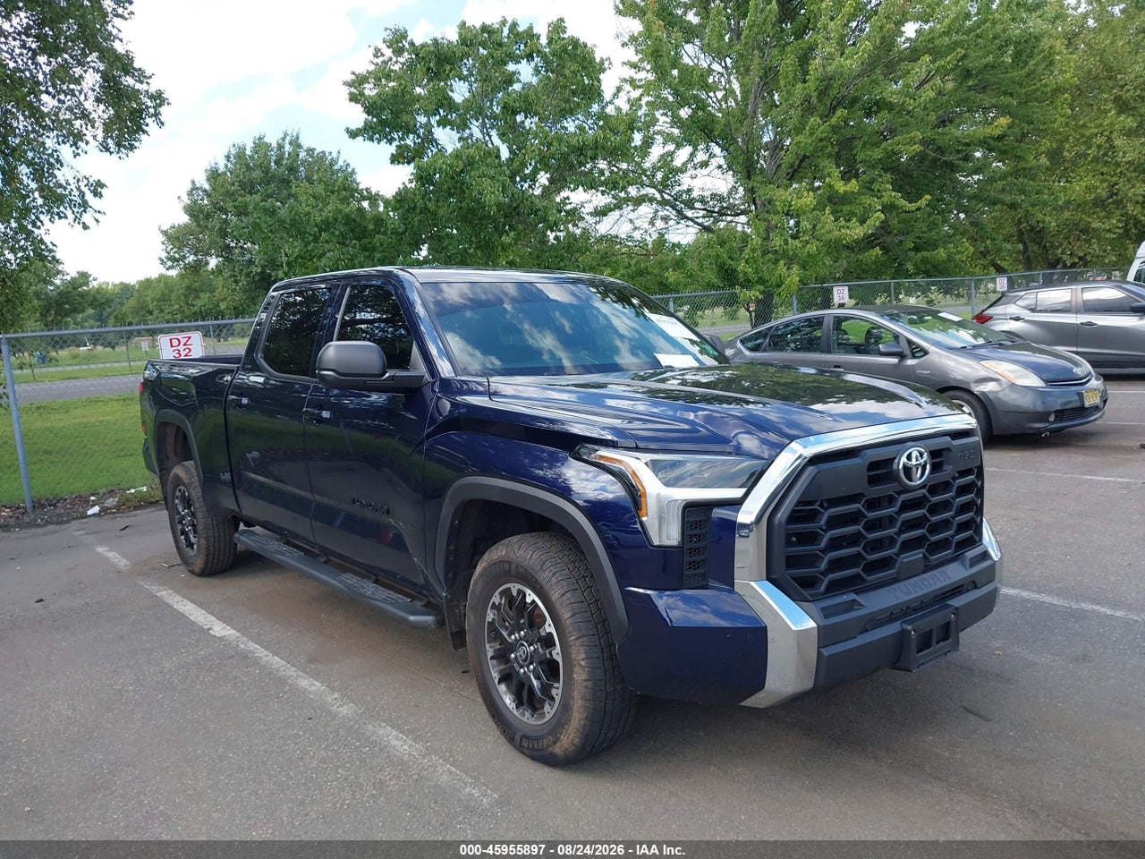 2025 TOYOTA TUNDRA SR5