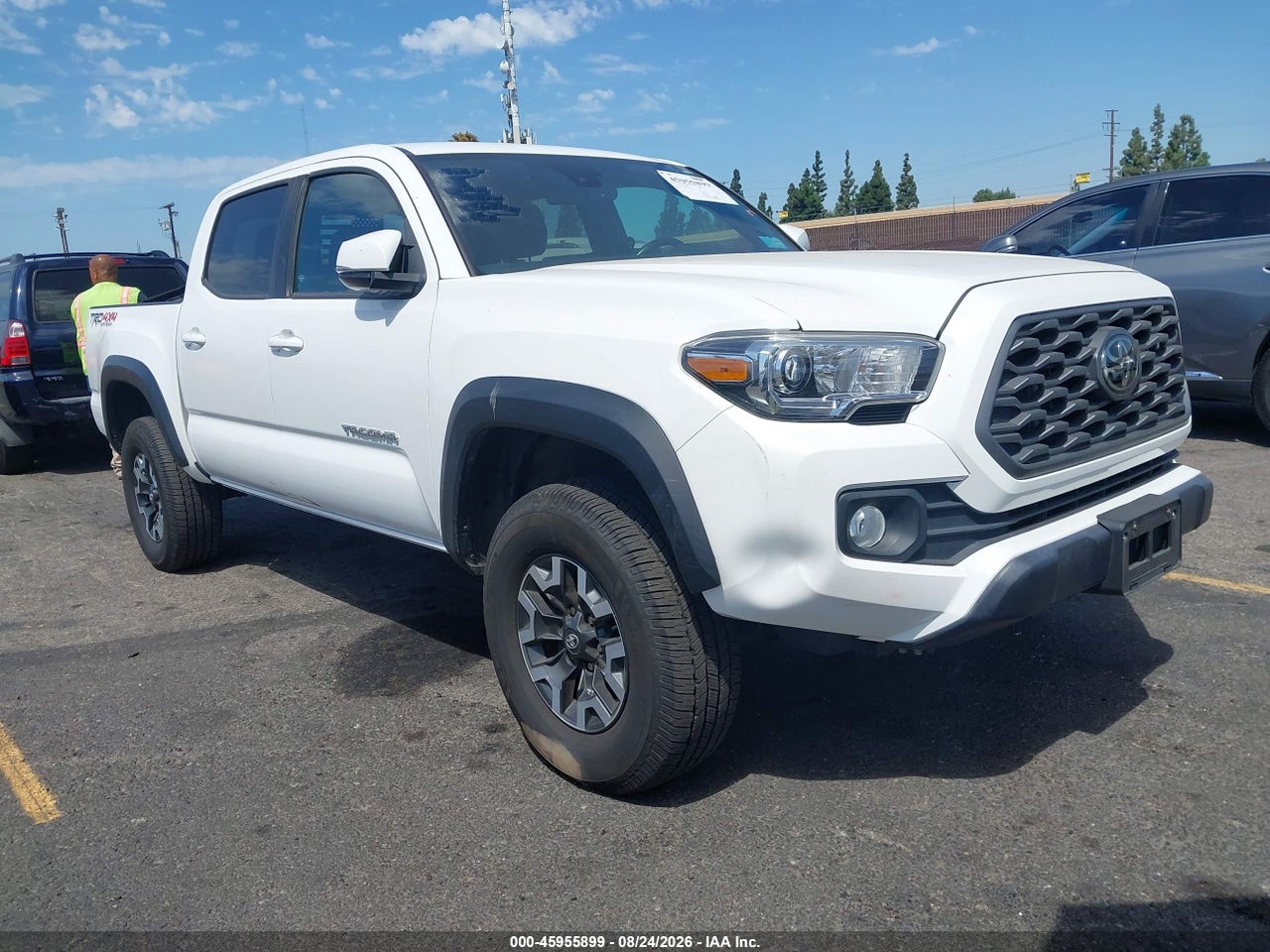 3TMCZ5AN2PM****** · 2023 TOYOTA TACOMA TRD OFF ROAD