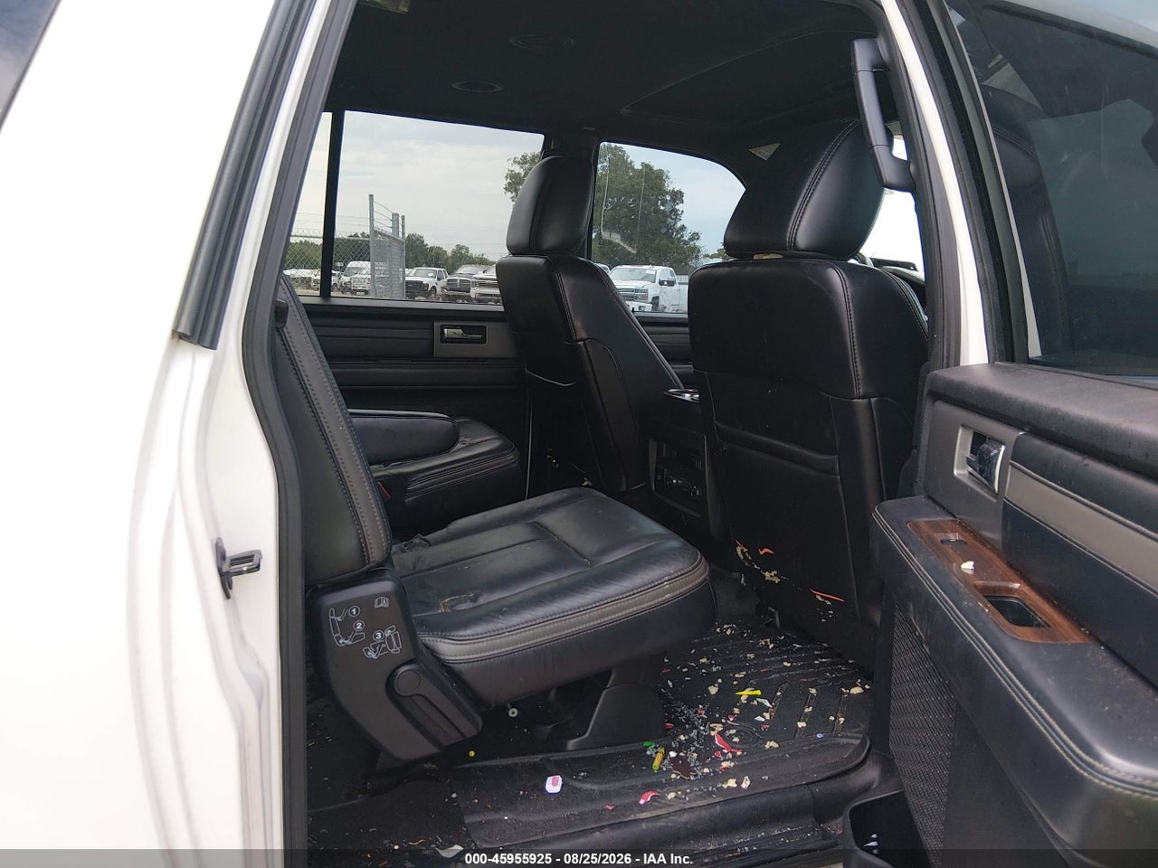 2017 FORD EXPEDITION EL PLATINUM · 6/11