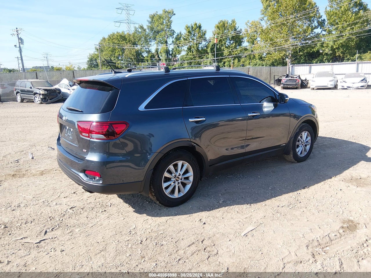 2020 KIA SORENTO 2.4L LX · 4/11
