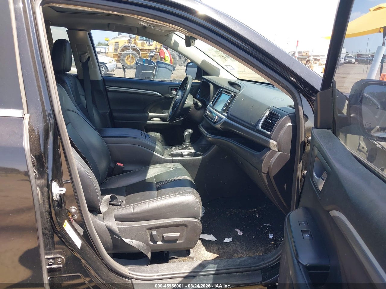 2017 TOYOTA HIGHLANDER SE · 5/11
