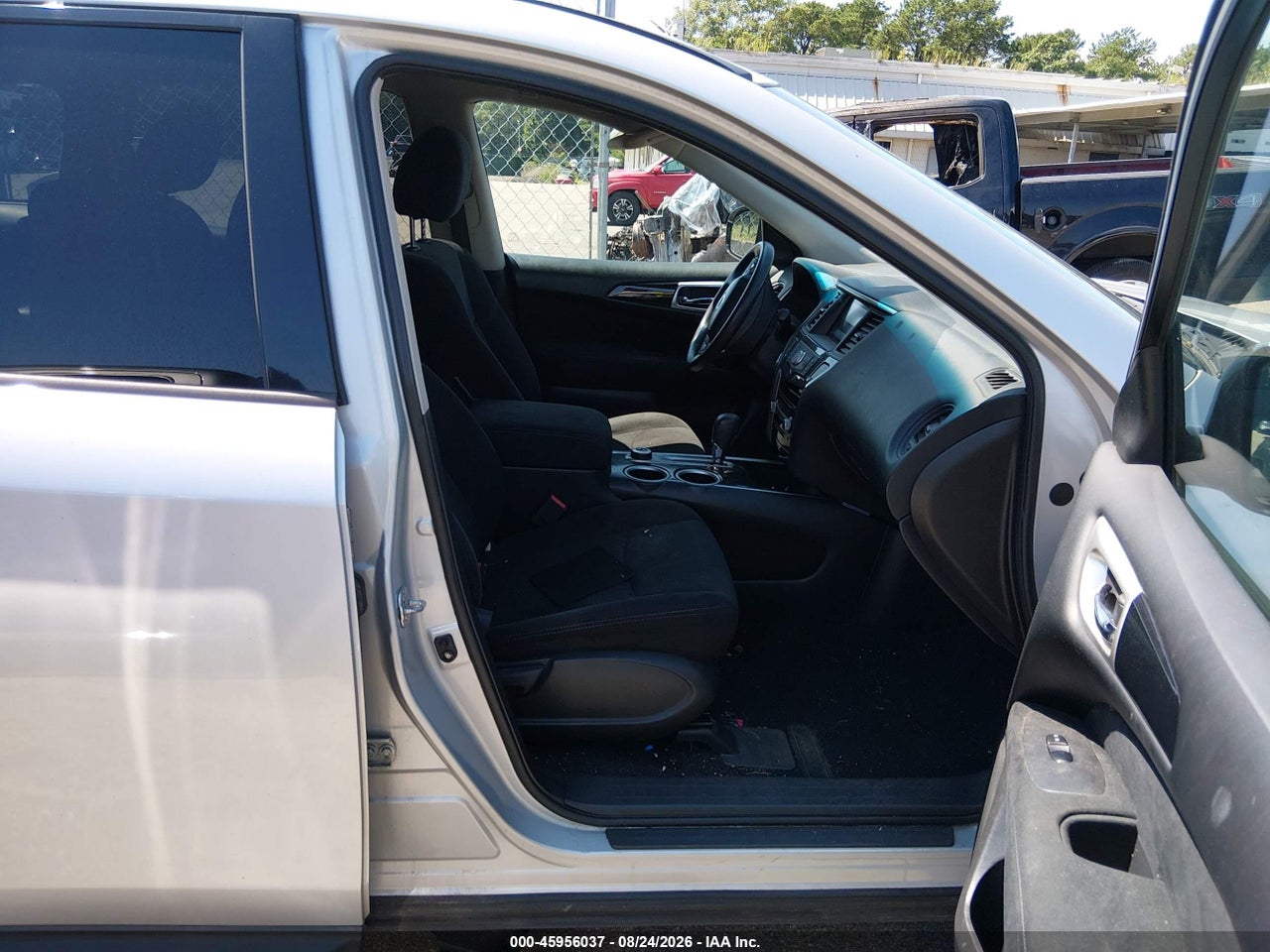 2015 NISSAN PATHFINDER S · 5/11