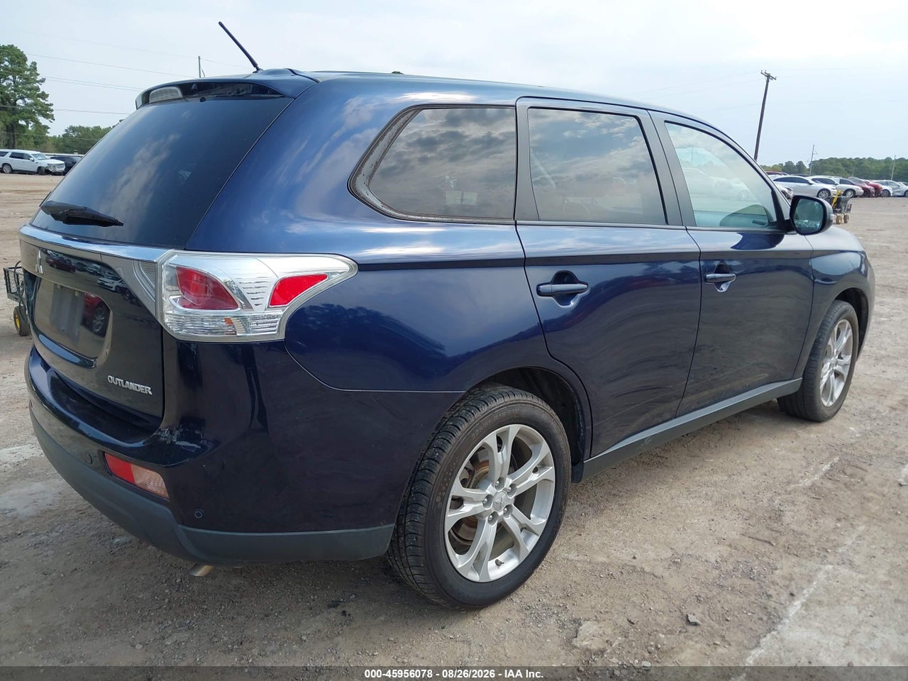 2014 MITSUBISHI OUTLANDER SE · 4/11