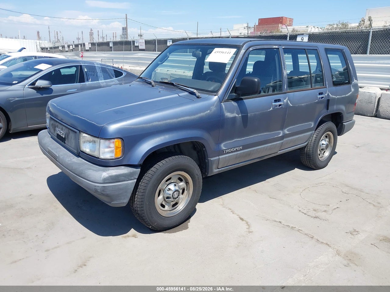 1994 ISUZU TROOPER S · 2/11