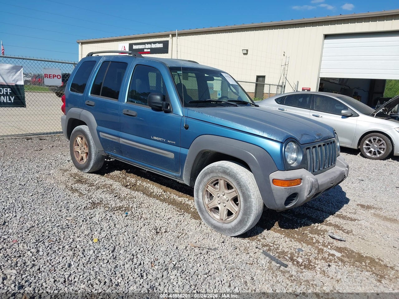 1J4GK48K63W****** · 2003 JEEP LIBERTY SPORT