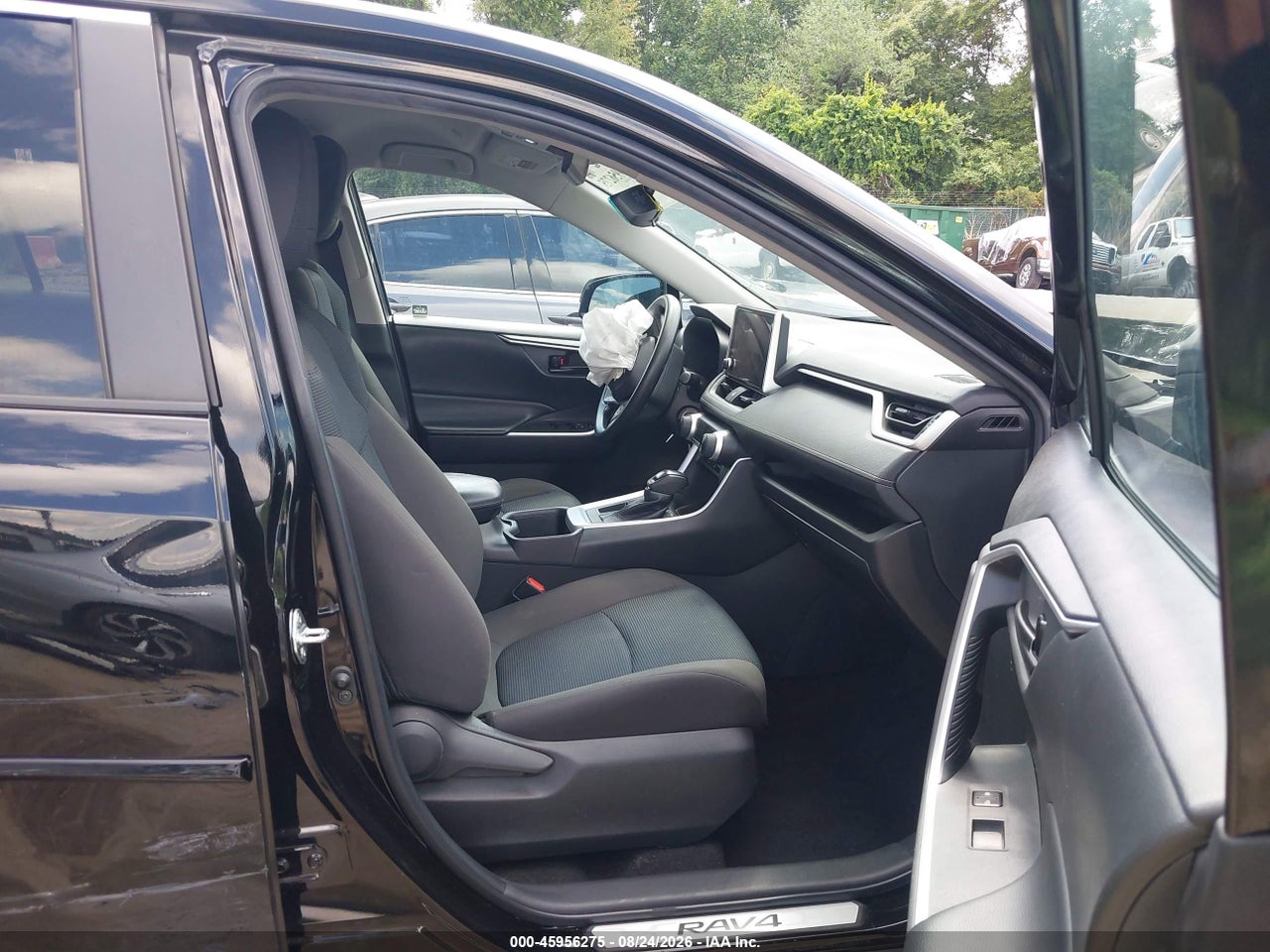 2023 TOYOTA RAV4 LE · 5/11
