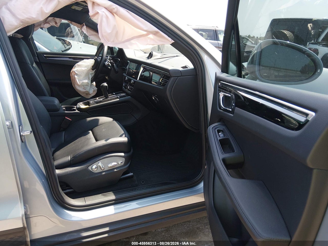 2024 PORSCHE MACAN T · 5/11