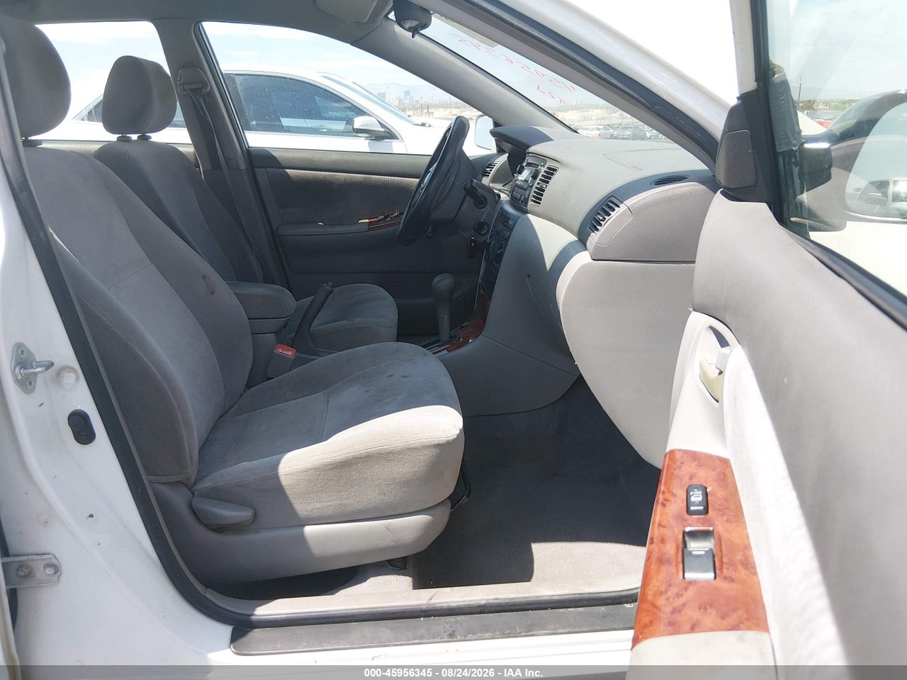 2005 TOYOTA COROLLA LE · 5/11