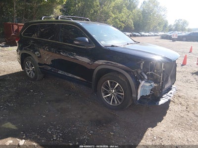 5TDJZRFH0JS****** · 2018 TOYOTA HIGHLANDER XLE