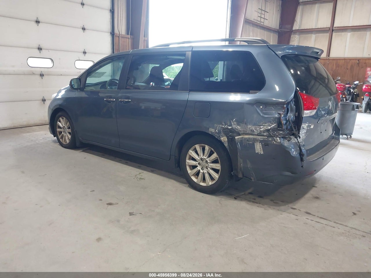 2013 TOYOTA SIENNA XLE 7 PASSENGER · 3/11