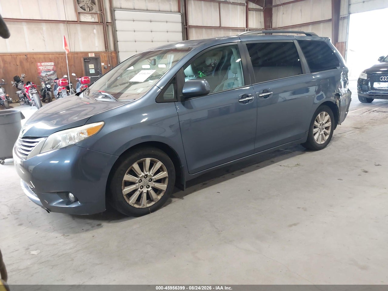2013 TOYOTA SIENNA XLE 7 PASSENGER · 2/11