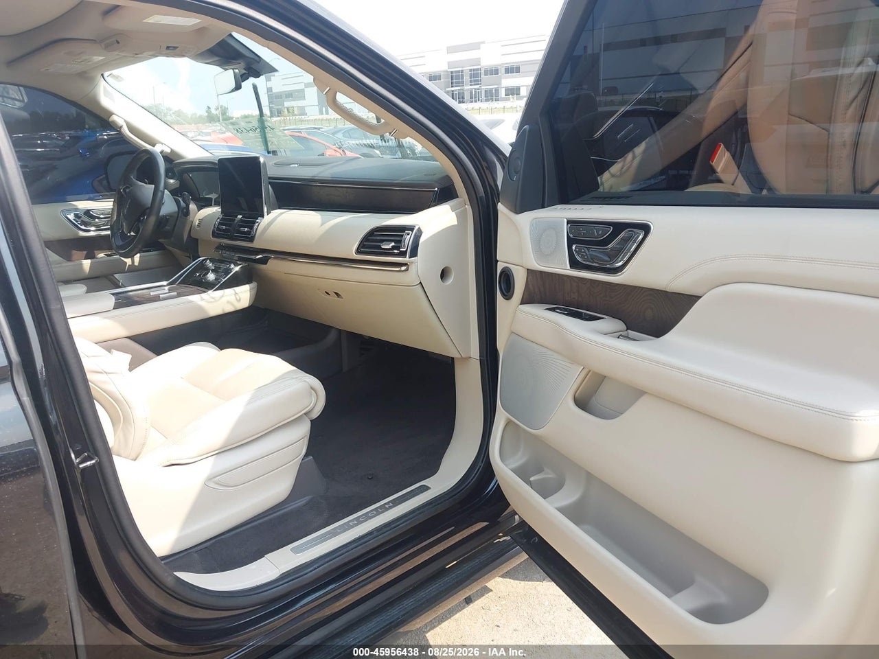 2021 LINCOLN NAVIGATOR RESERVE · 5/11