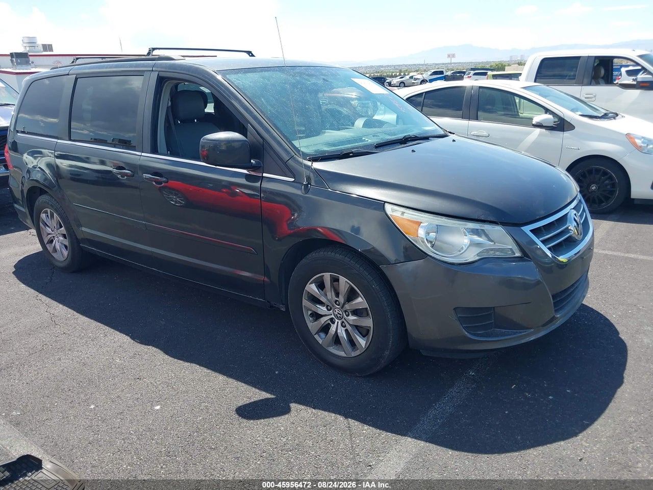 2C4RVABG7CR****** · 2012 VOLKSWAGEN ROUTAN SE