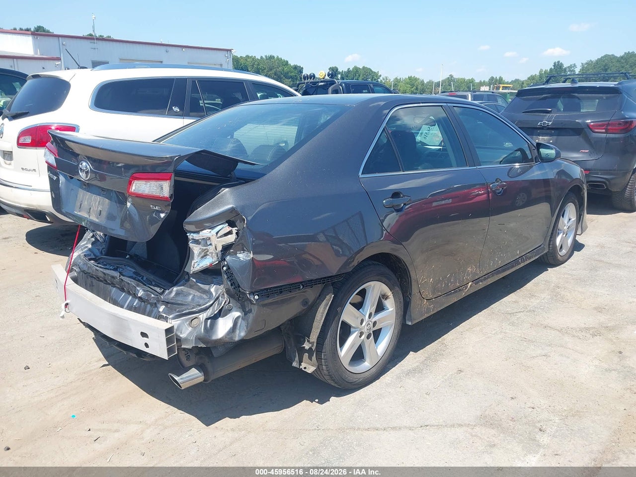 2012 TOYOTA CAMRY SE · 4/11