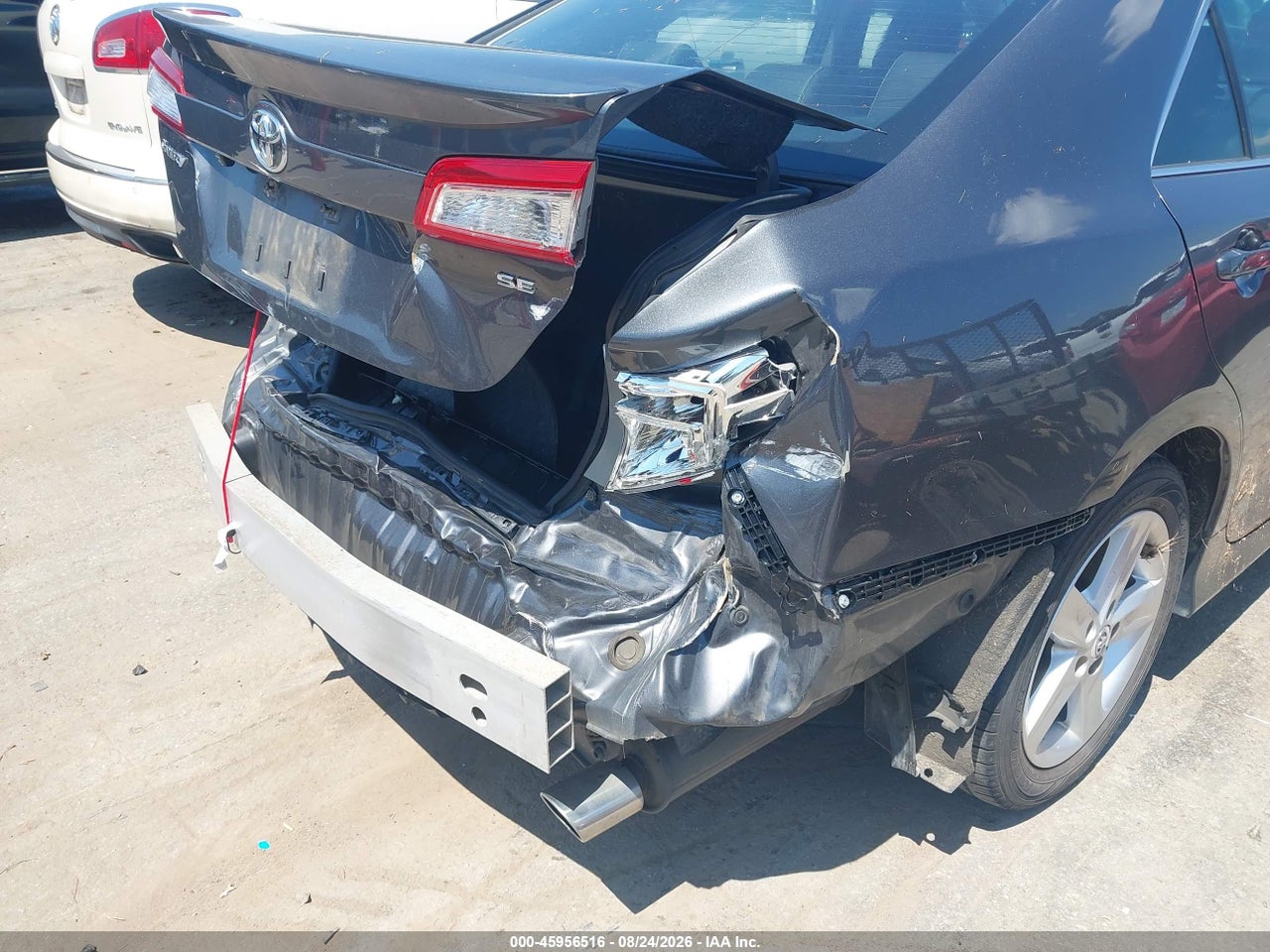 2012 TOYOTA CAMRY SE · 6/11