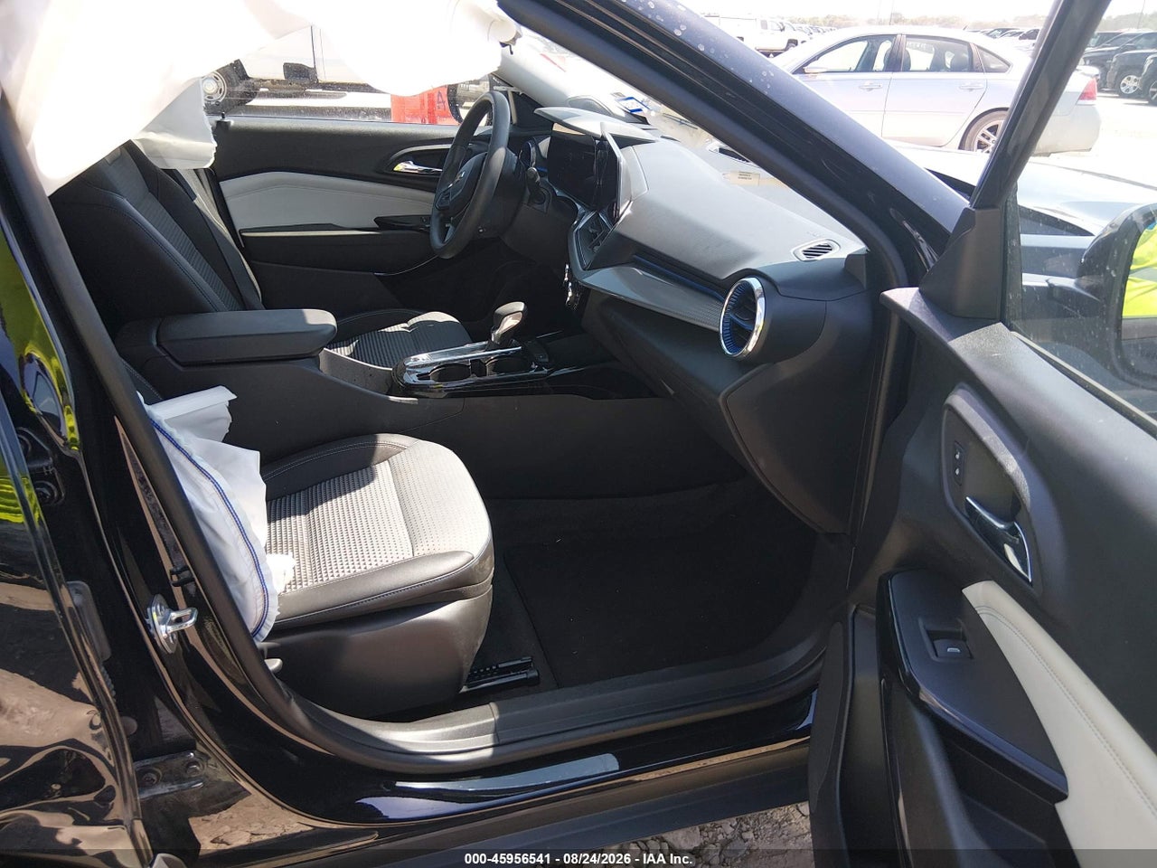 2025 CHEVROLET TRAX FWD LT · 5/11