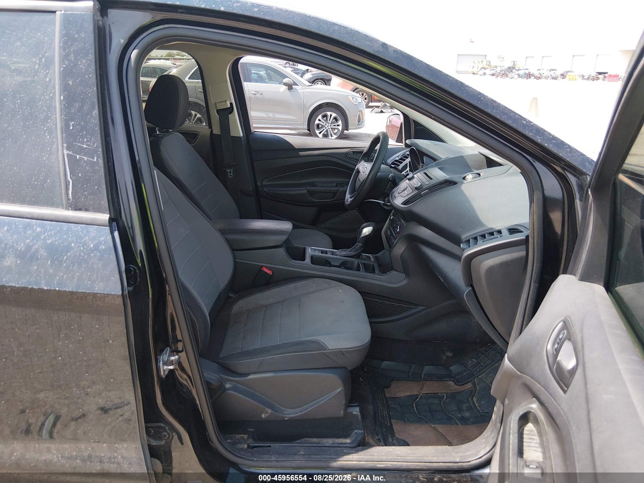 2017 FORD ESCAPE S · 5/8