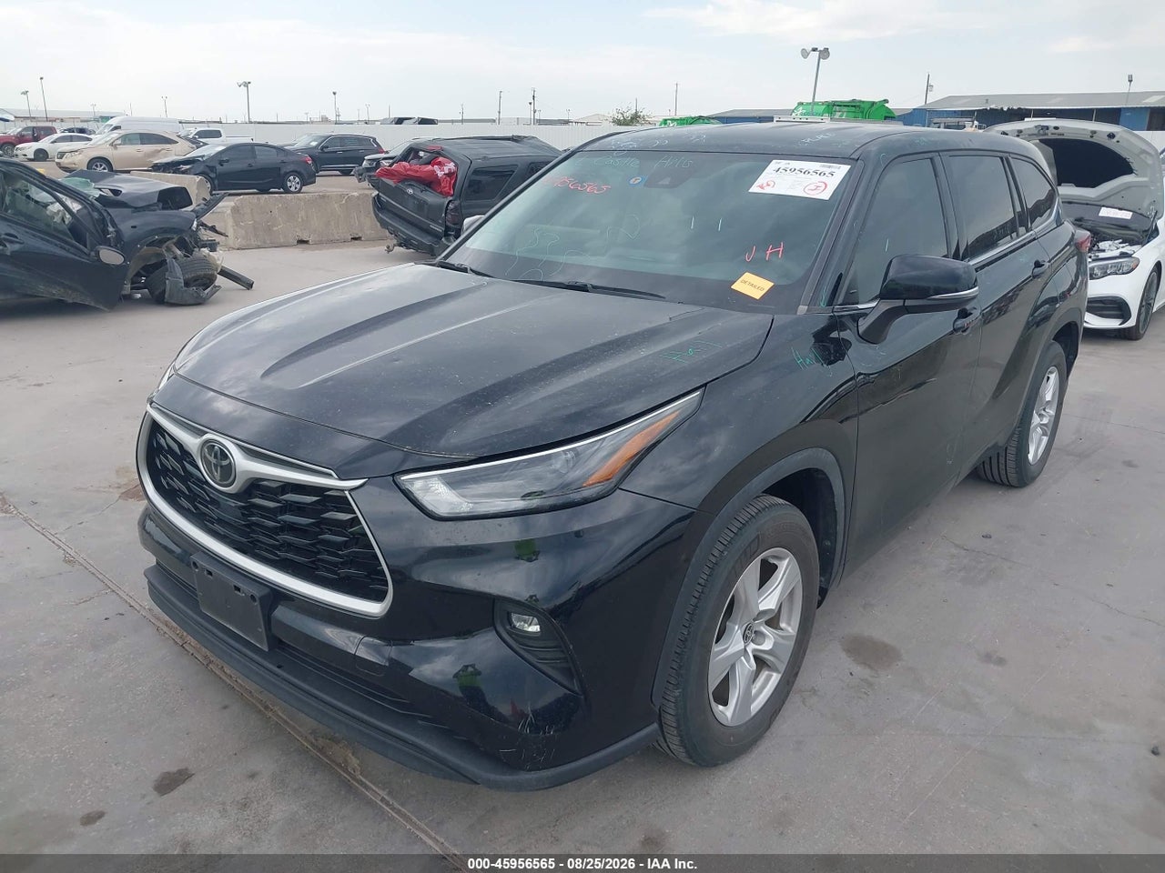 2022 TOYOTA HIGHLANDER LE · 2/11