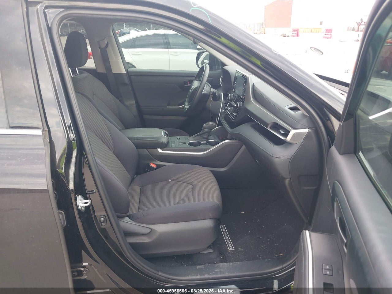 2022 TOYOTA HIGHLANDER LE · 5/11