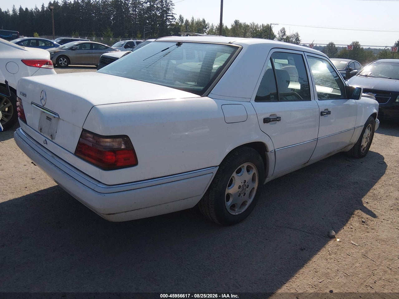 1995 MERCEDES-BENZ E 320 BASE/320 SPECIAL · 4/11