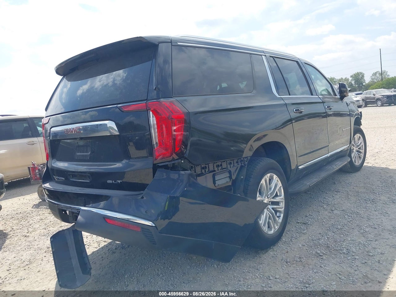 2024 GMC YUKON XL 4WD SLT · 4/11