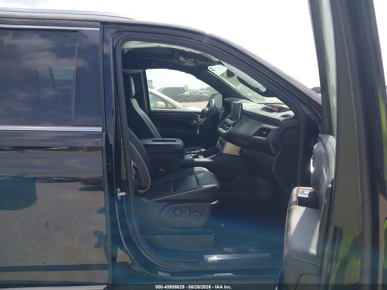 2024 GMC YUKON XL 4WD SLT · 5/11