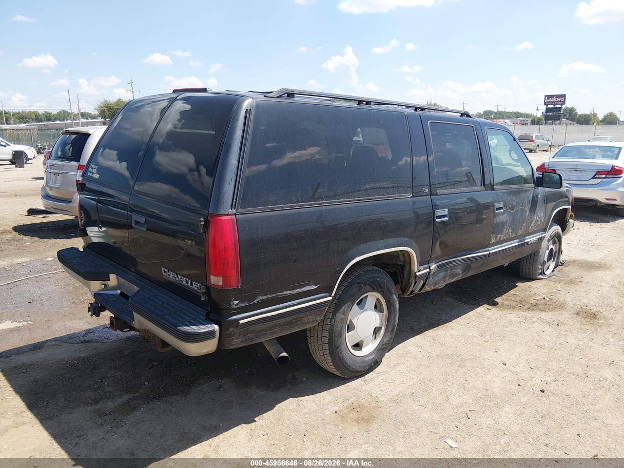 1998 CHEVROLET SUBURBAN 1500 · 4/11