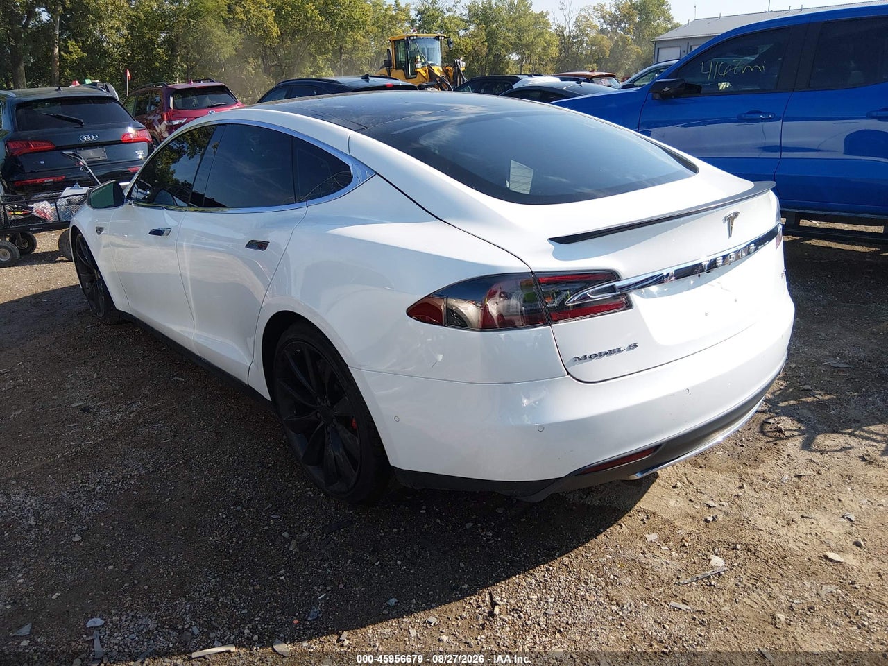 2015 TESLA MODEL S 85D/P85D · 3/10