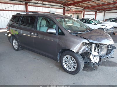 2016 TOYOTA SIENNA XLE 8 PASSENGER