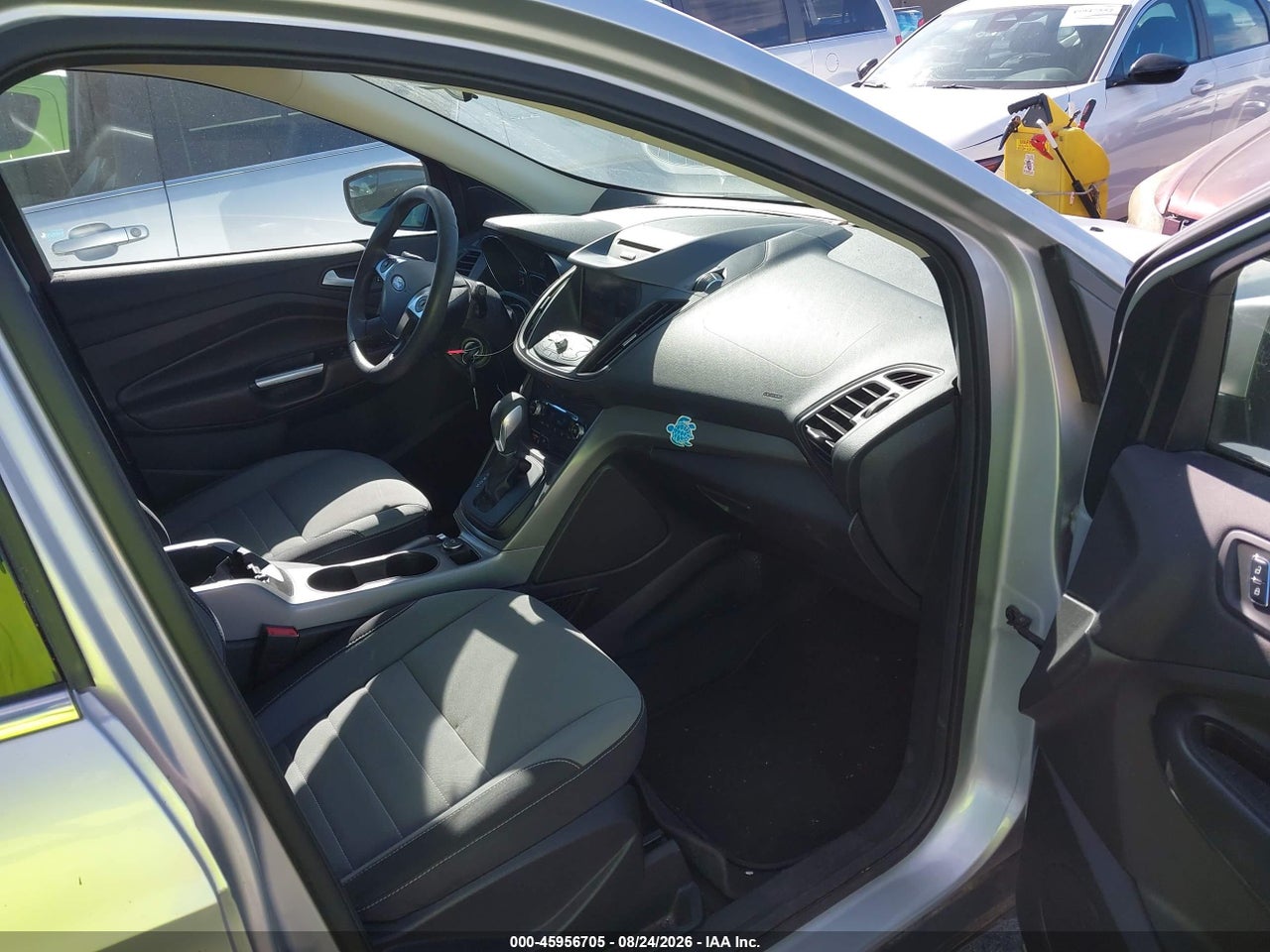 2015 FORD ESCAPE SE · 5/11
