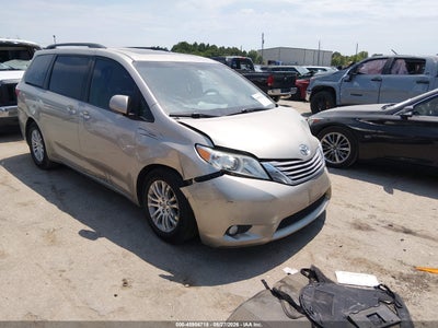 2016 TOYOTA SIENNA XLE 8 PASSENGER
