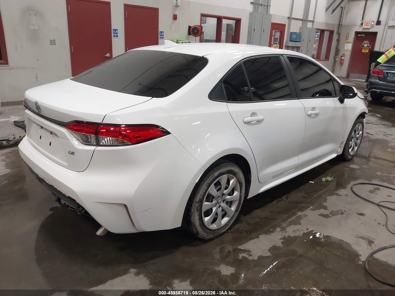 2021 TOYOTA COROLLA LE · 4/11