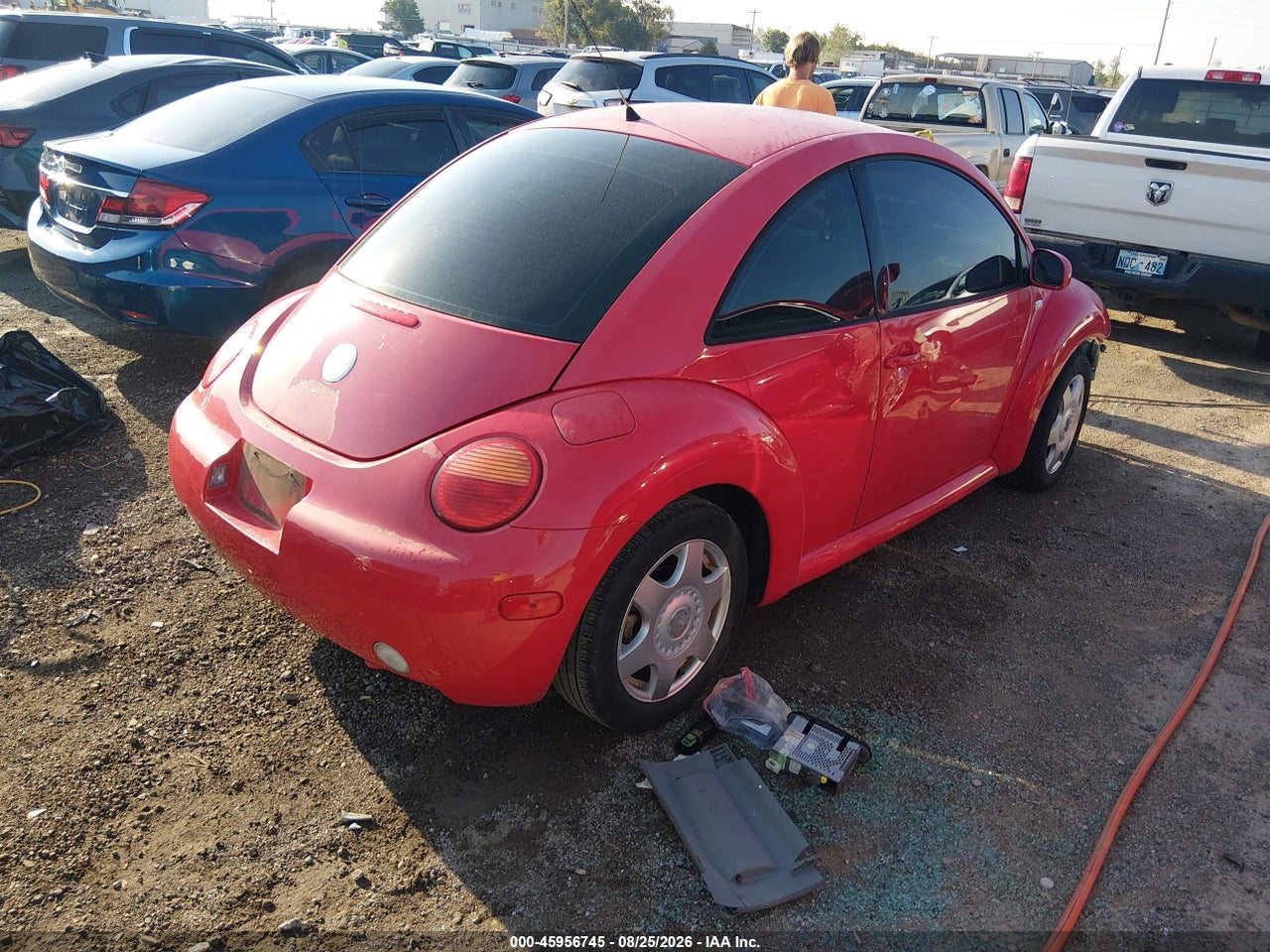 2002 VOLKSWAGEN NEW BEETLE GL · 4/11