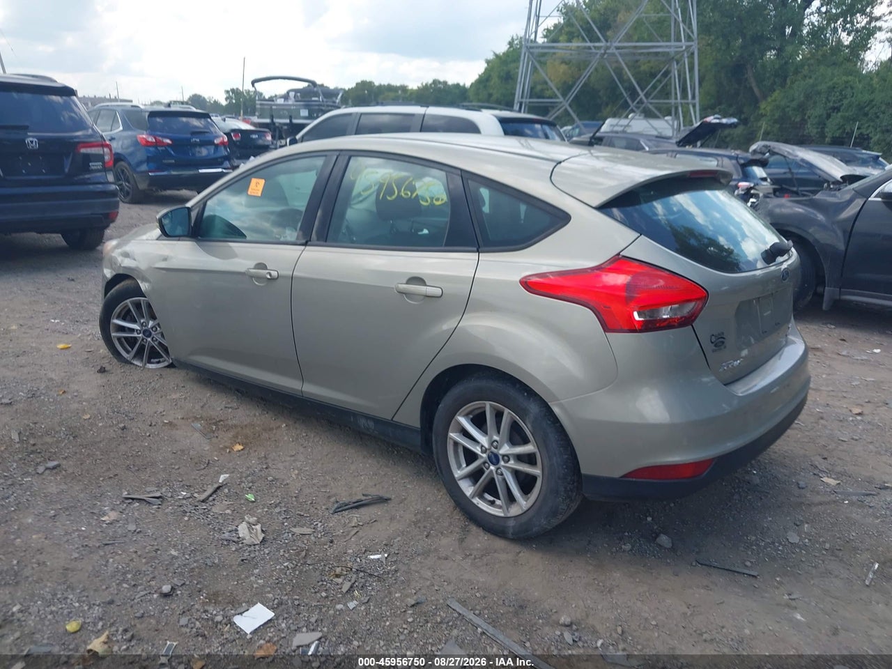 2016 FORD FOCUS SE · 3/8