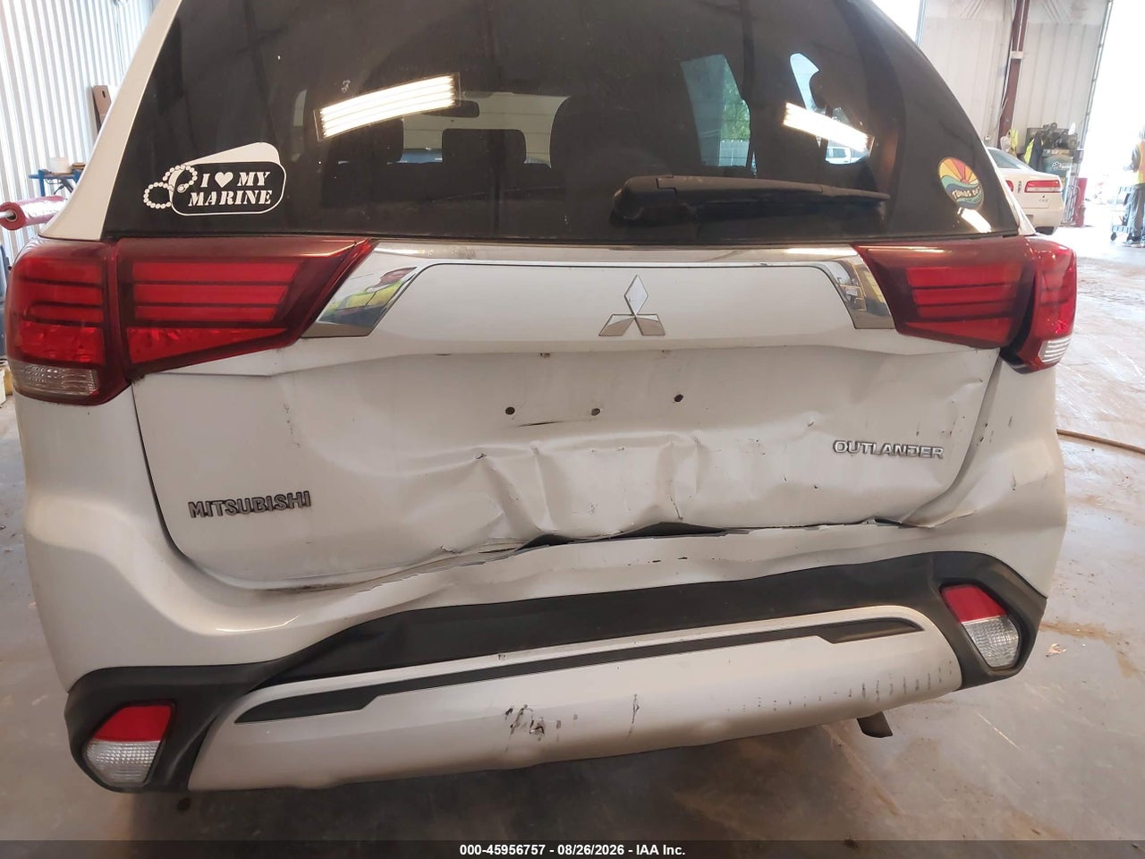 2019 MITSUBISHI OUTLANDER ES · 6/11