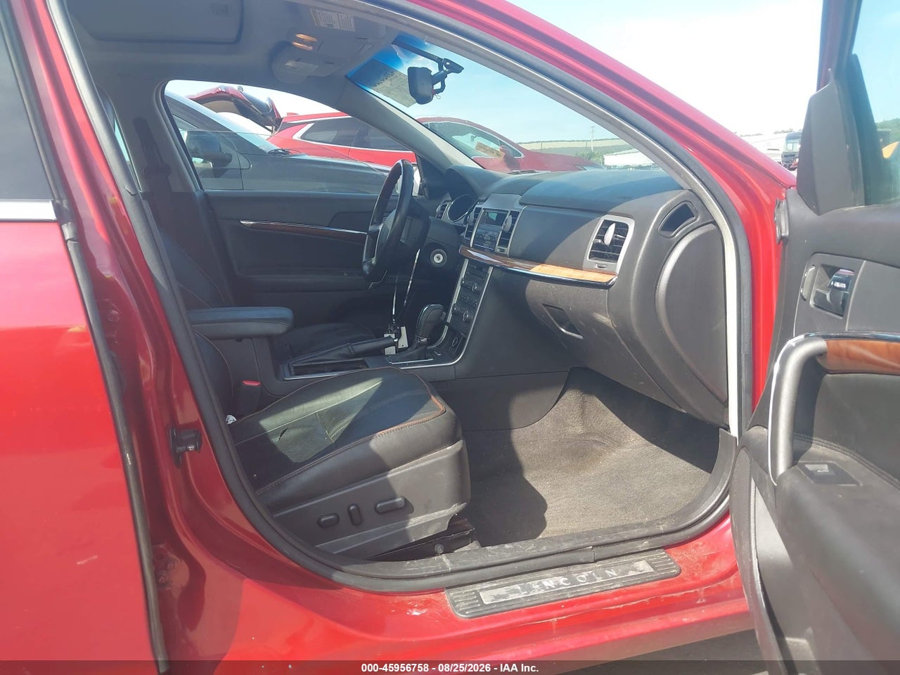 2010 LINCOLN MKZ · 5/11