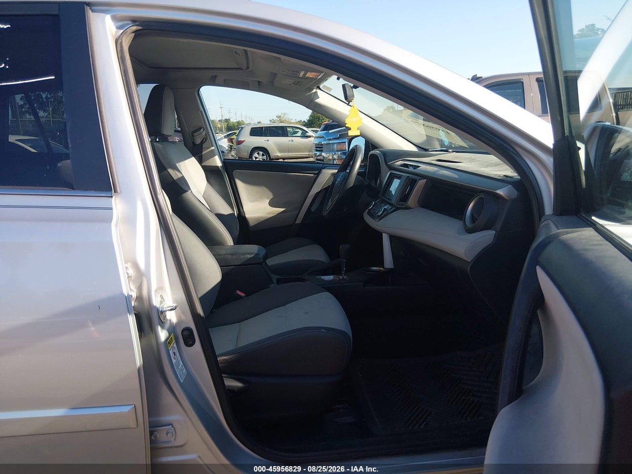 2014 TOYOTA RAV4 XLE · 5/11