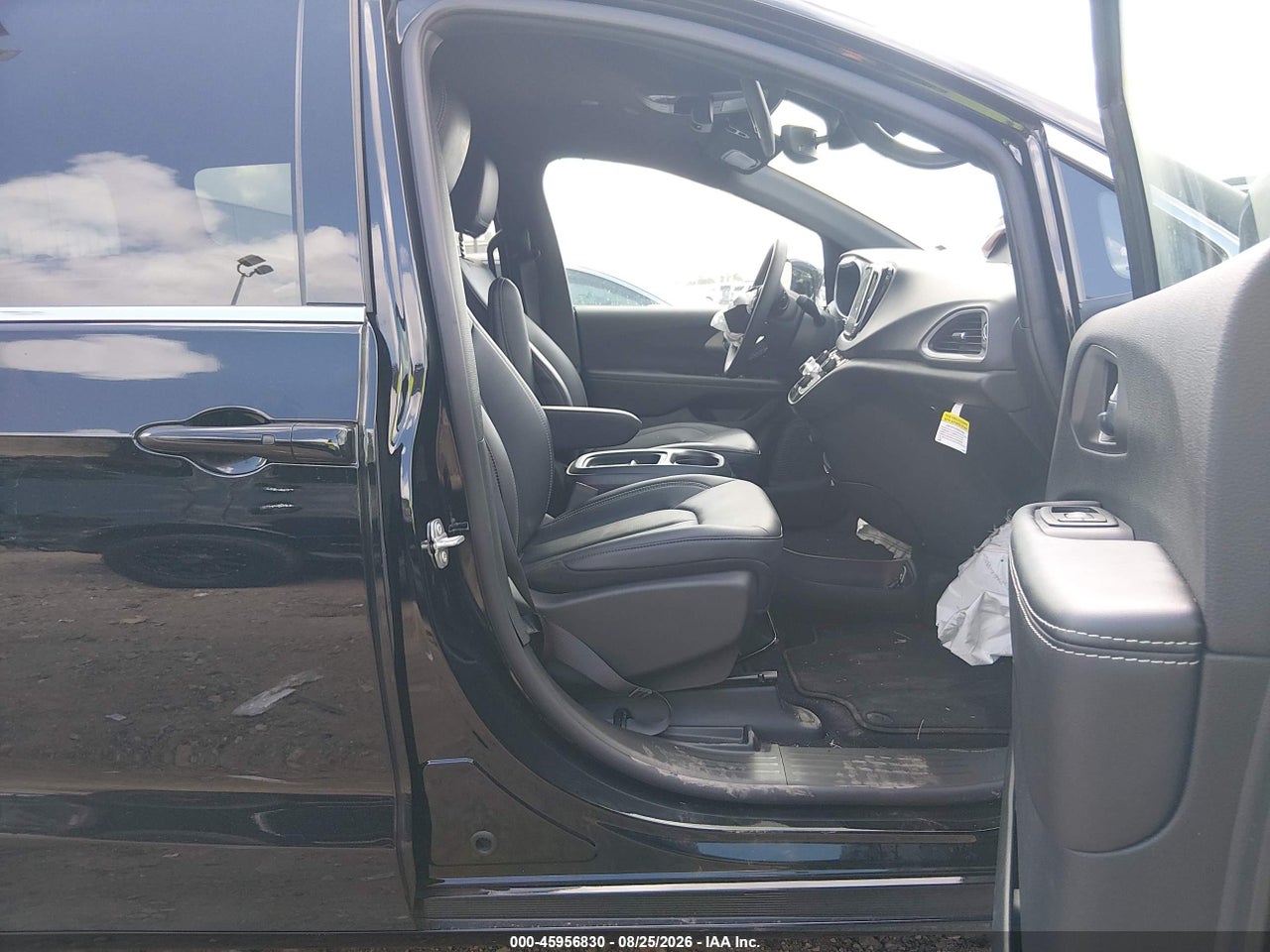 2027 CHRYSLER PACIFICA · 5/11