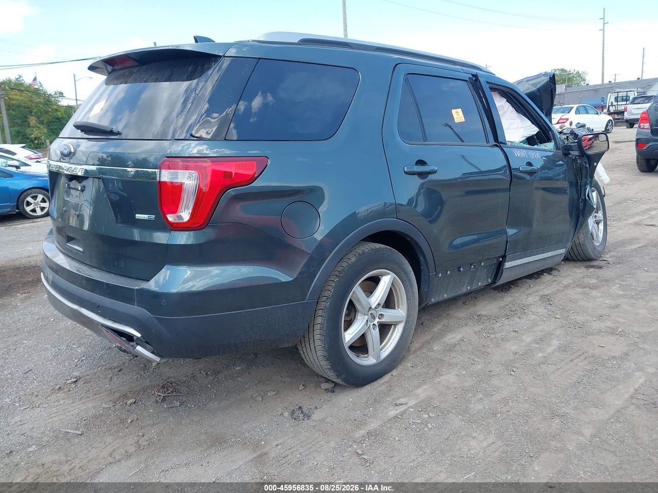 2016 FORD EXPLORER XLT · 4/10