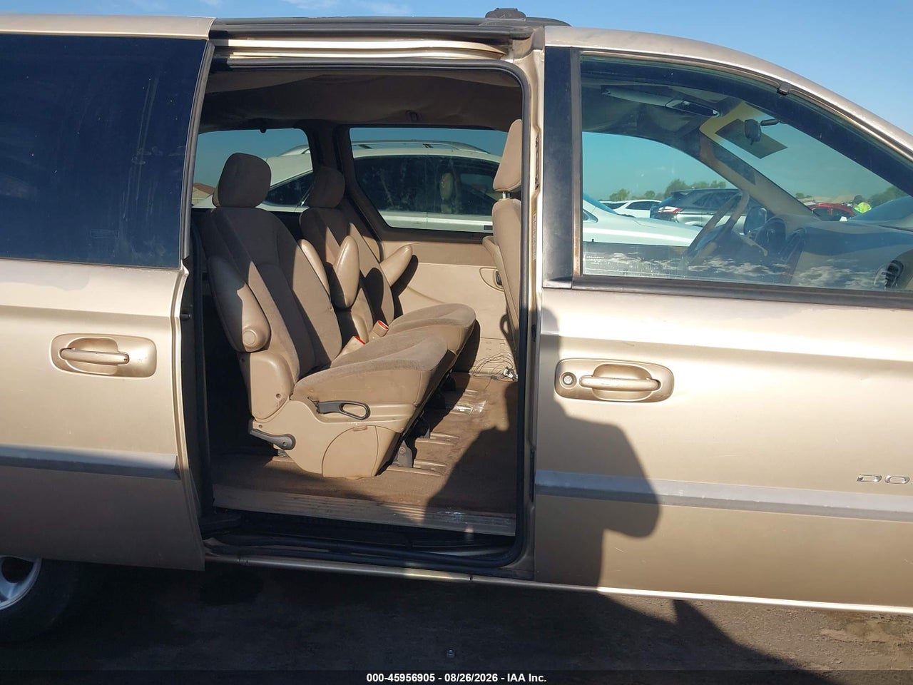 2001 DODGE GRAND CARAVAN SPORT · 8/11