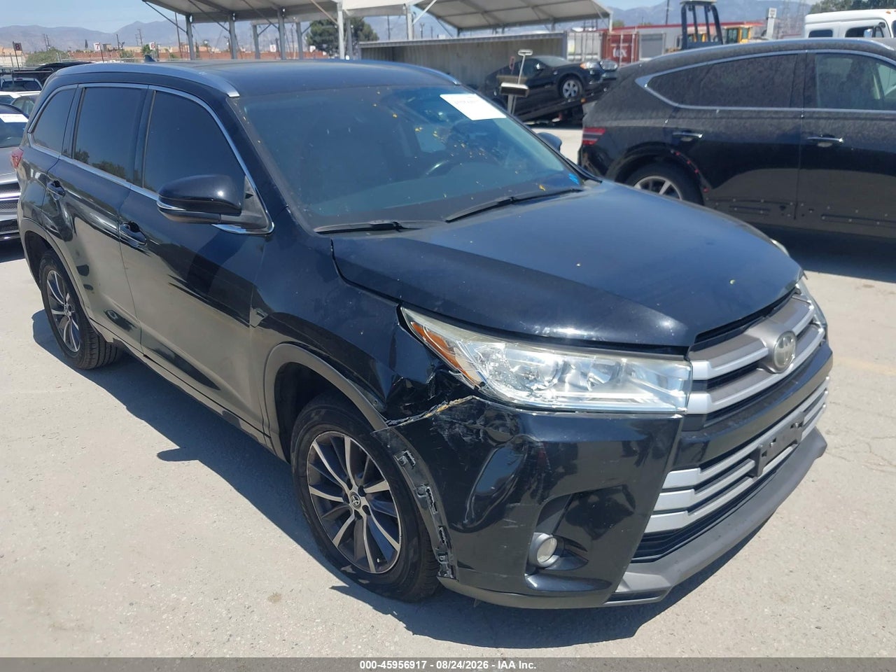 5TDKZRFH5JS****** · 2018 TOYOTA HIGHLANDER XLE
