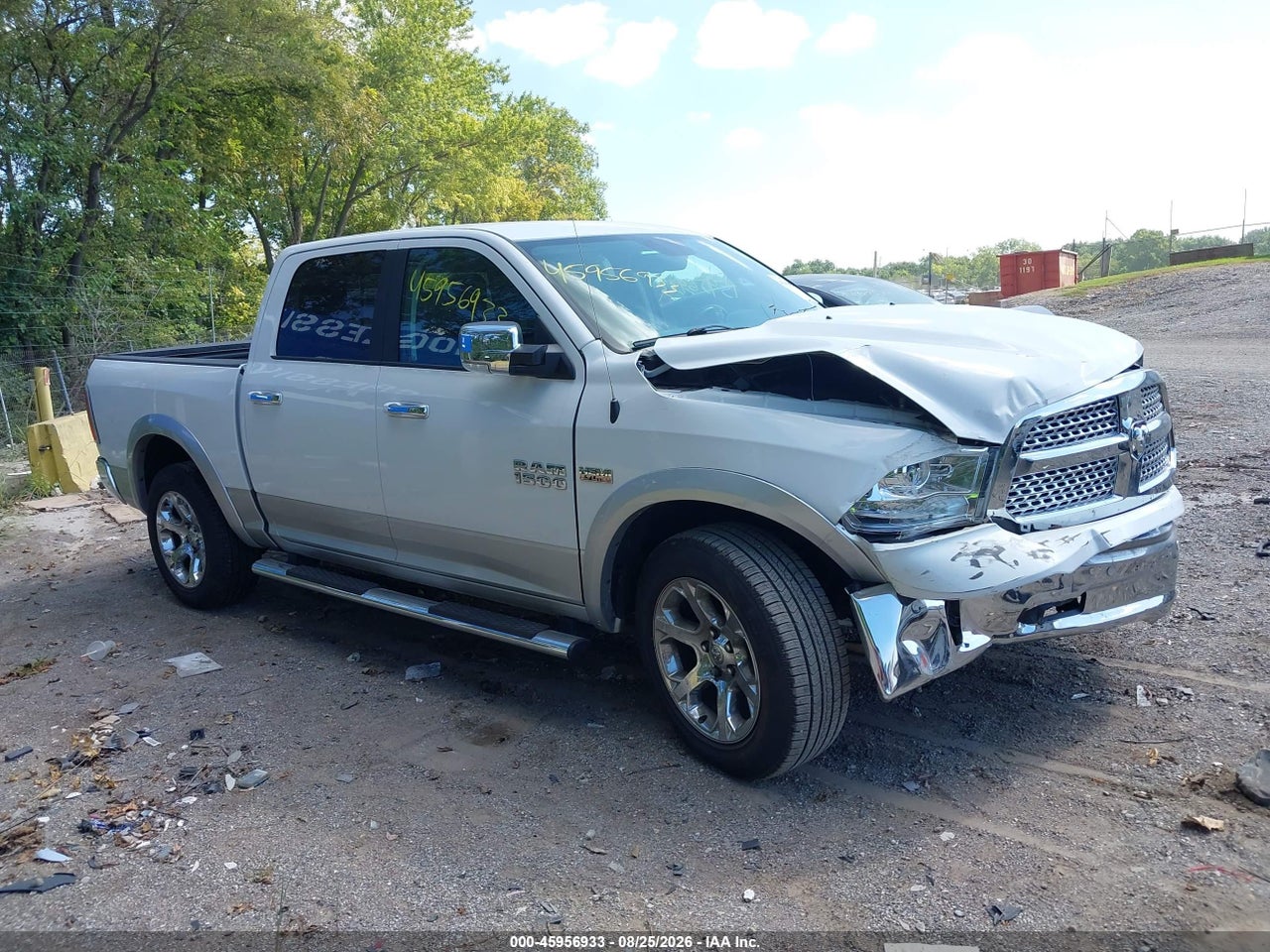 1C6RR7NT9JS****** · 2018 RAM 1500 LARAMIE  4X4 5'7 BOX