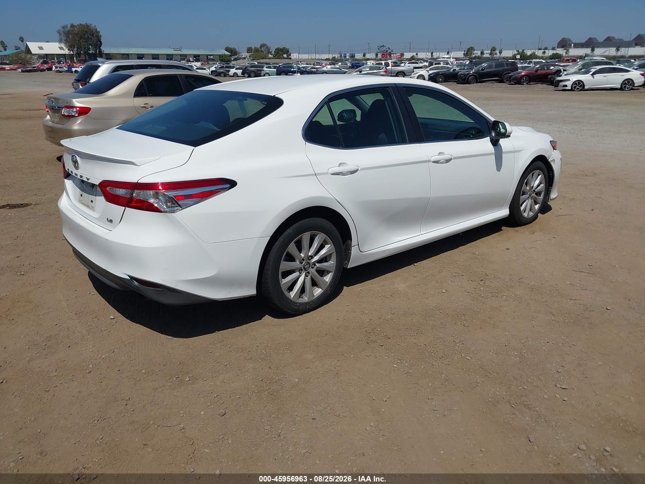 2018 TOYOTA CAMRY LE · 4/11