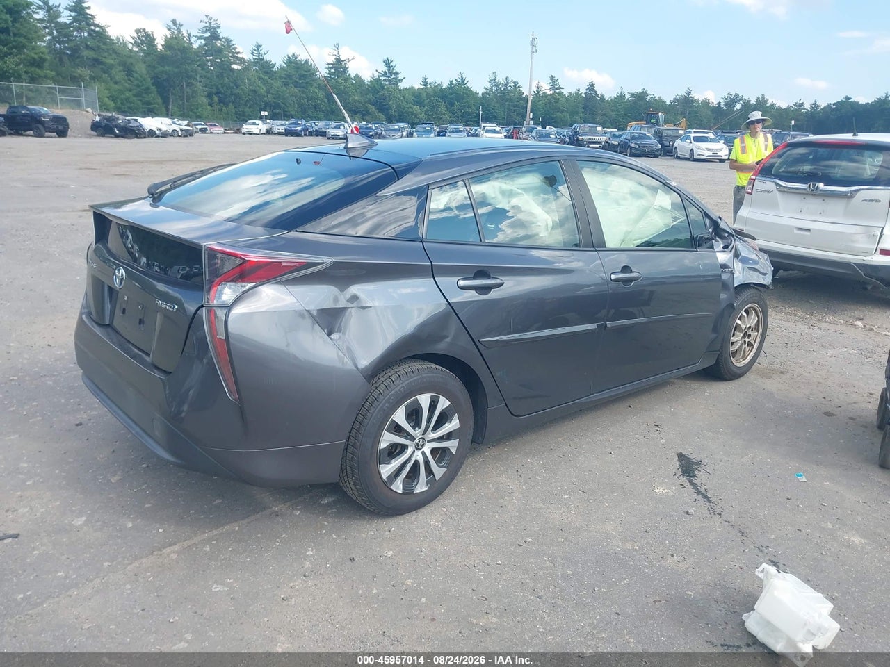 2016 TOYOTA PRIUS THREE · 4/11