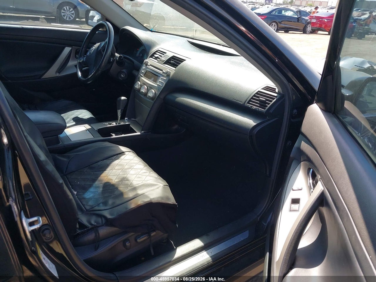 2011 TOYOTA CAMRY SE · 5/11