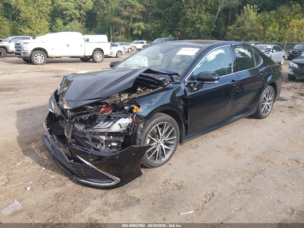 2023 TOYOTA CAMRY XLE · 2/10