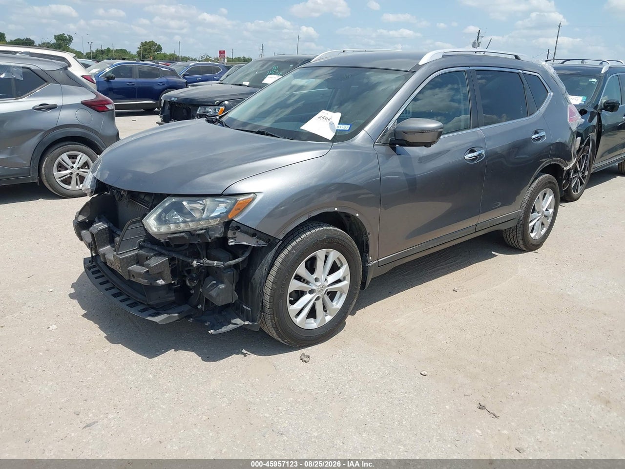 2016 NISSAN ROGUE SV · 2/11