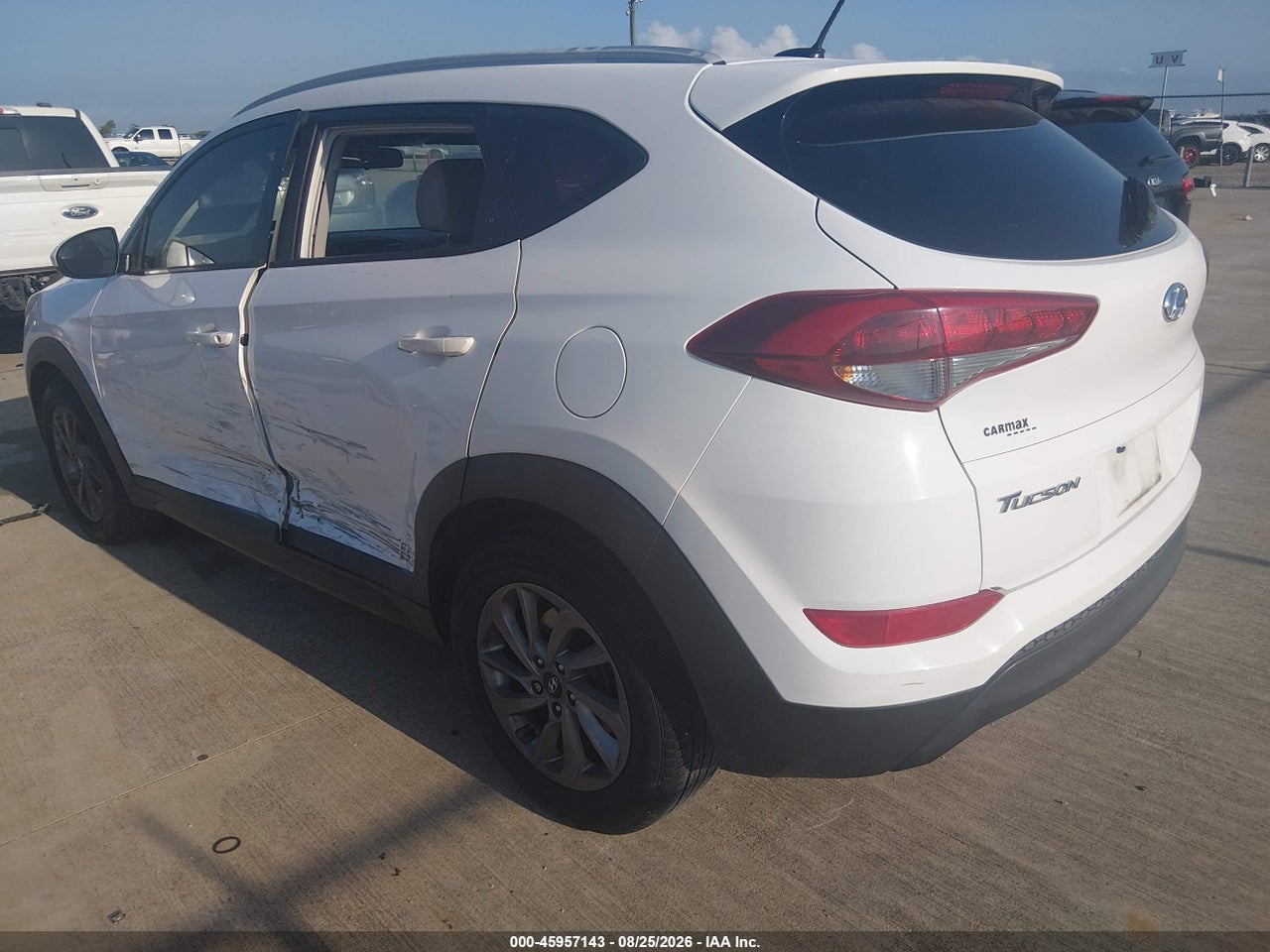 2016 HYUNDAI TUCSON SE · 3/11